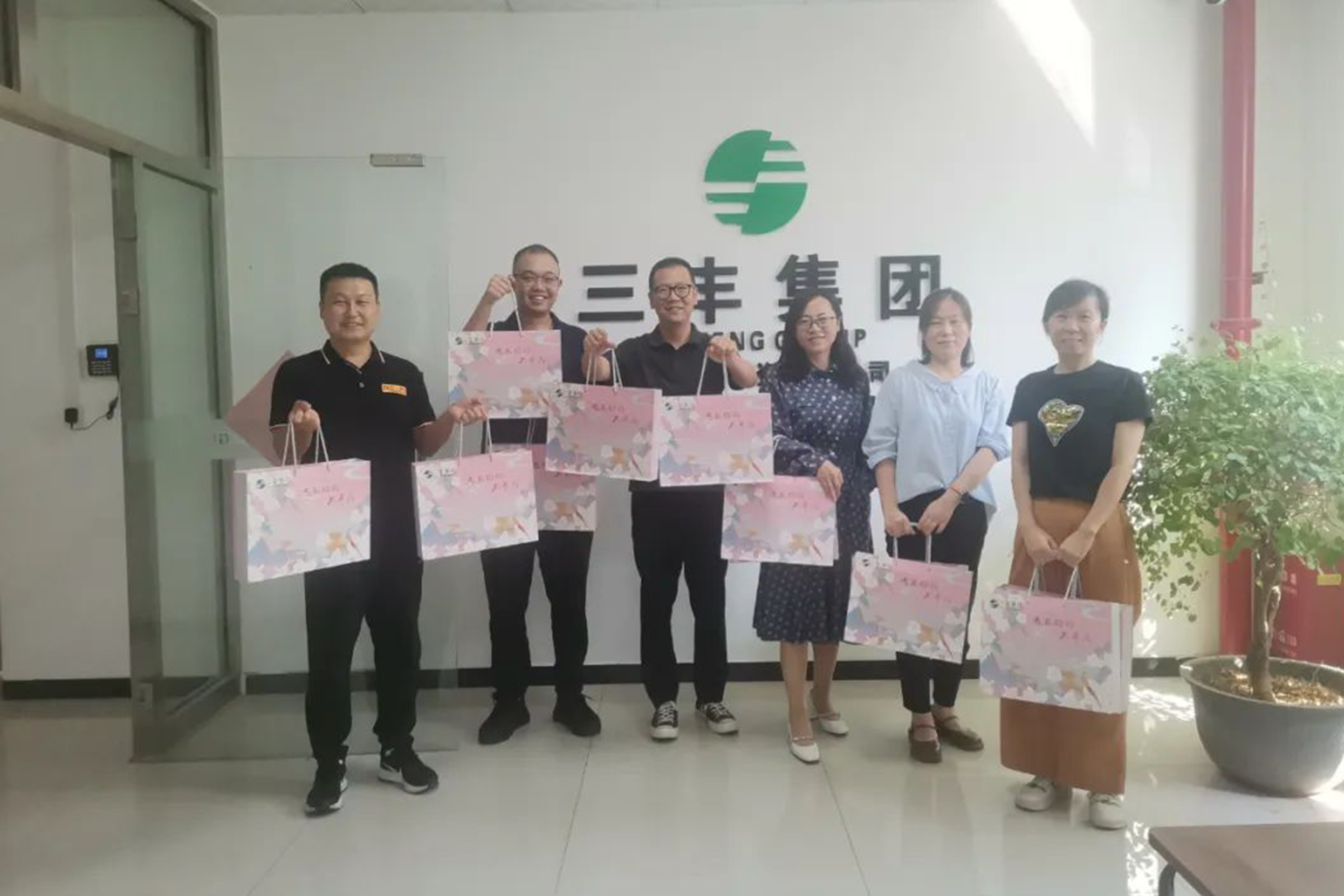 AB娱乐-科技赋能场景,让娱乐更有趣!